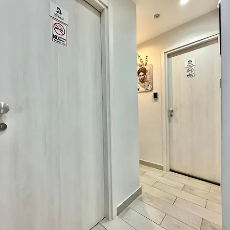 Nocleg ze śniadaniem Dantonarooms